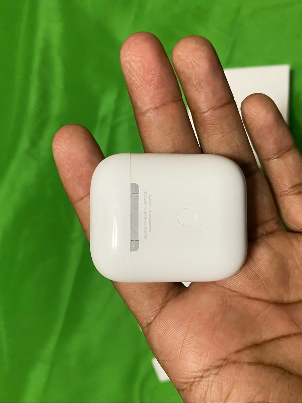 Apple White Wireless Earbuds with Charging Case